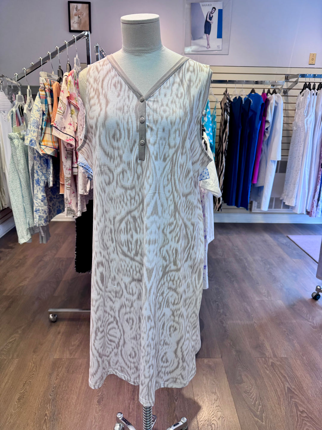 Linclalor beige nightgown