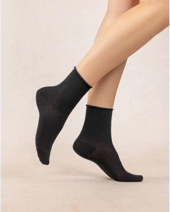 Short Velvety Cotton Socks with Rolled Edge